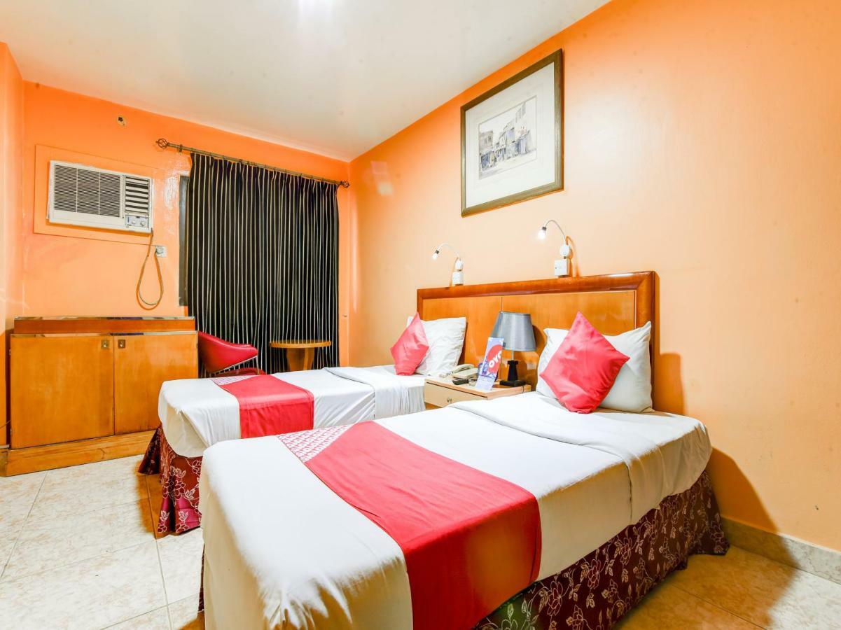 Oyo 270 Dream Land Hotel Дубай Екстериор снимка